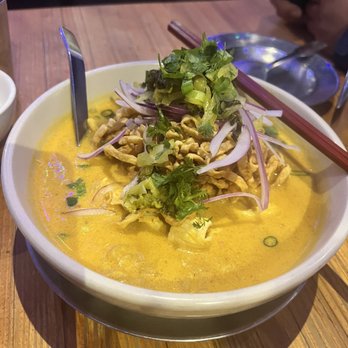 Pestle Rock - Kao Soi + chicken - Thai Near Me - Seattle, Washington