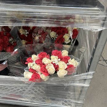 Costco Wholesale - Roses - Wholesale Stores Near Me - Richmond Hill, Ontario Costco Wholesale - Roses - Wholesale Stores Near Me - Richmond Hill, Ontario