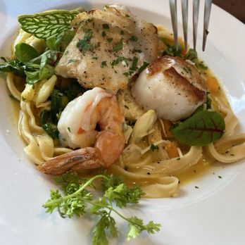 Hook at Harvey a Cape Charles Bistro - Fettuccine and seafood - New American Near Me - Cape Charles, Virginia Hook at Harvey a Cape Charles Bistro - Fettuccine and seafood - New American Near Me - Cape Charles, Virginia
