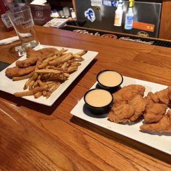 Bello's Pub & Grill - Chicken tenders late at night - American Near Me - Newark, New Jersey