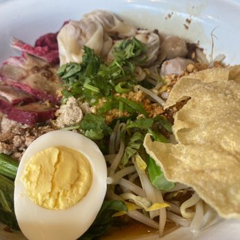 Mae Sri - Thai wanton noodle - Thai Near Me - Montreal, Quebec Mae Sri - Thai wanton noodle - Thai Near Me - Montreal, Quebec