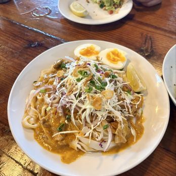 Dagon - Nan Pya Dok noodles with chicken - Burmese Near Me - Honolulu, Hawaii Dagon - Nan Pya Dok noodles with chicken - Burmese Near Me - Honolulu, Hawaii