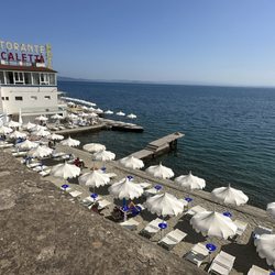Hotel La Caletta - Overlook of hotel and beach