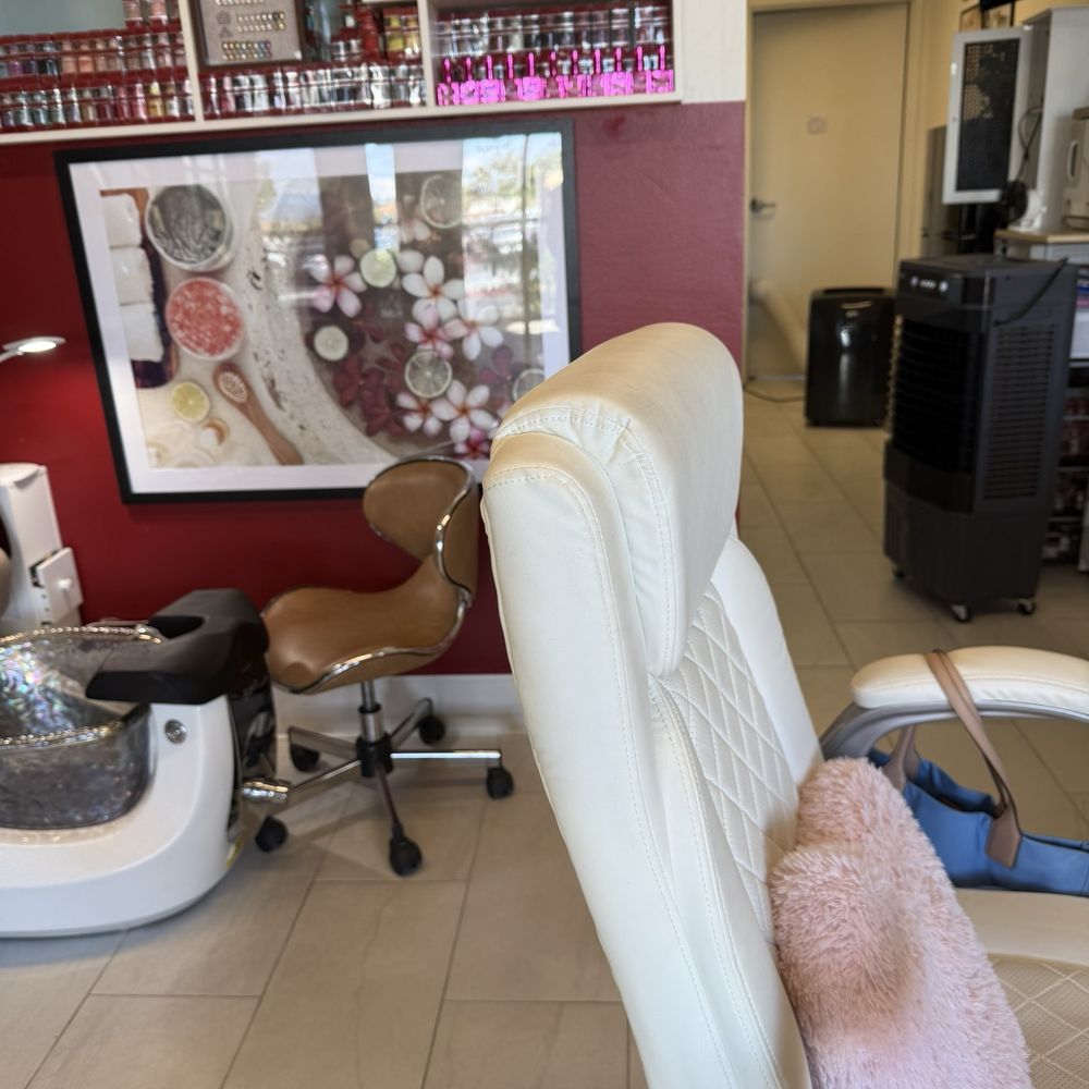 Lashes Desire - Close quarters with no air on it's unsafe! - Eyelash Service Near Me - San Diego, California Lashes Desire - Close quarters with no air on it's unsafe! - Eyelash Service Near Me - San Diego, California