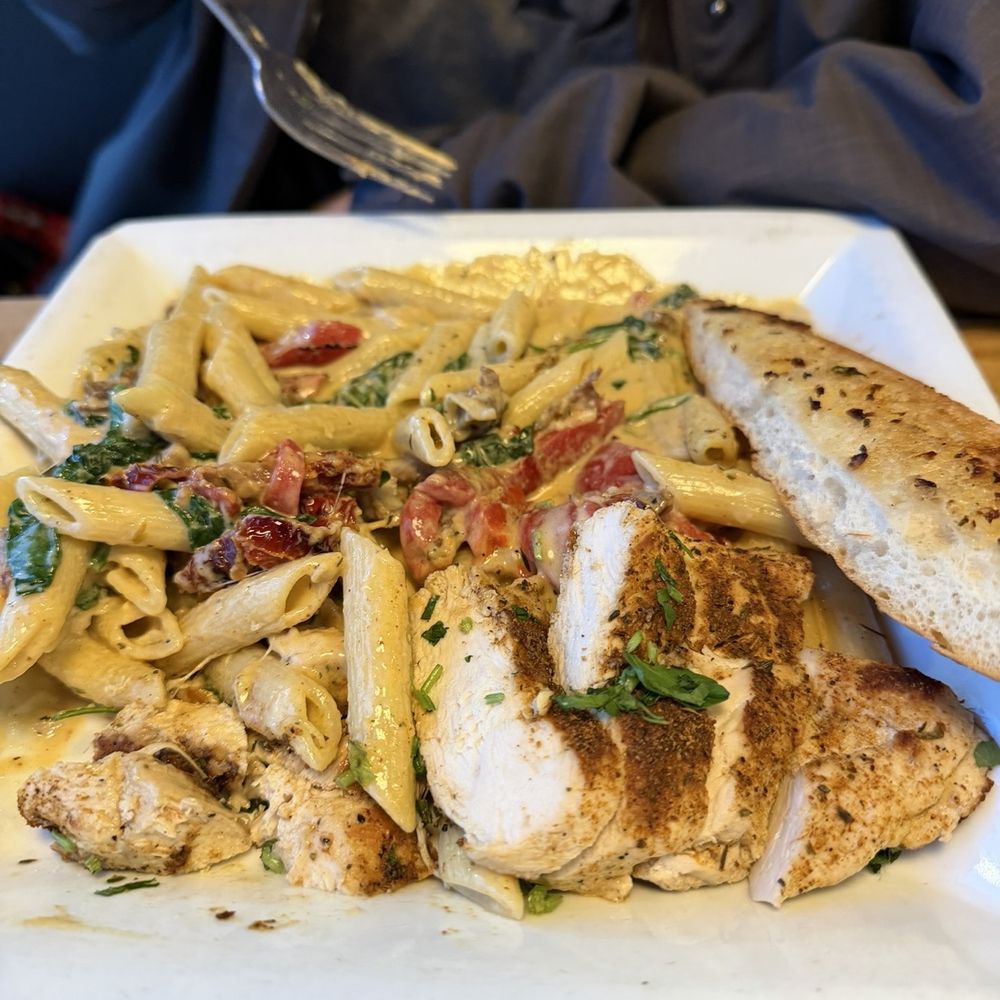 McCoy’s Copper Pint - Chicken pasta - American Near Me - Shakopee, Minnesota McCoy’s Copper Pint - Chicken pasta - American Near Me - Shakopee, Minnesota