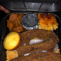 Fried rib dinner (yams, Mac and cheese, corn bread and yellow rice)