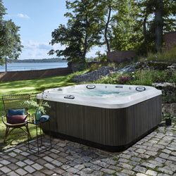 Jacuzzi Hot Tubs of Main Line - Beautiful Jacuzzi®