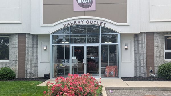 Titan Bakery by null
