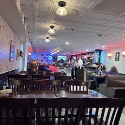 Sooo cozy with that old time soda fountain feel.