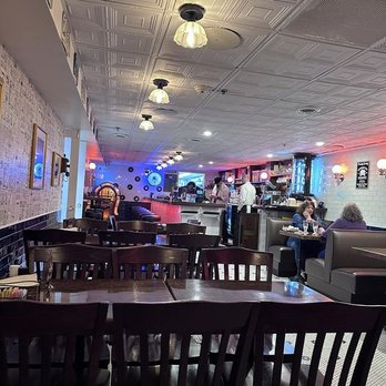 The Fountain - Sooo cozy with that old time soda fountain feel. - Ice Cream & Frozen Yogurt Near Me - Dundalk, Maryland