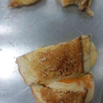 Shipwreck Bar & Grill - Grilled cheese filled with melted cheddar for cheese lovers everywhere. - Seafood Near Me - Griffith, Indiana