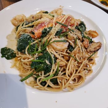 Yard House - Lobster Garlic Noodles. Delicious!! 01/02/21 - Bars Near Me - Hanover, Maryland