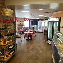 Verdi's Italian Market - Seating area