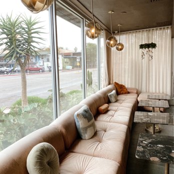The Pearl Hotel - Lobby seating - San Diego, CA