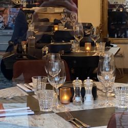 Pietje Pek - The table we asked for was still empty 1 1/2 hours later.