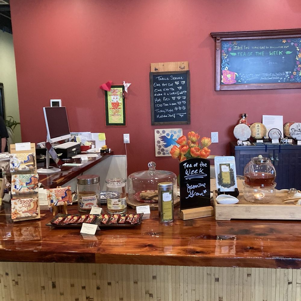 Front counter, where you can also buy small snacks to have with your teas Front counter, where you can also buy small snacks to have with your teas