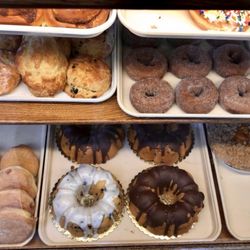 Nettie's Country Bakery - So many decisions