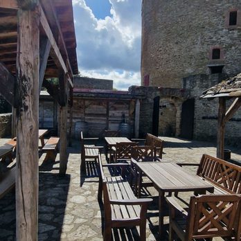 Ehrenburg - Innenhof - Hotels Near Me Ehrenburg - Innenhof - Hotels Near Me