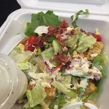 Charleston's - Pretty good side salad - American Near Me - Indianapolis, Indiana