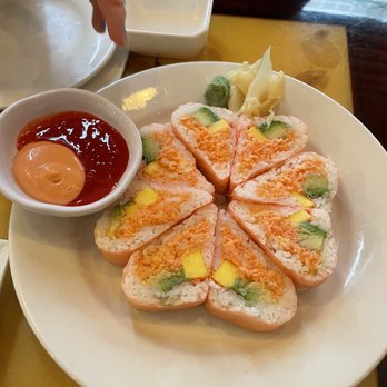 Mitsuba Japanese Cuisine - Lover roll with sauce - Japanese Near Me - Chatham, New Jersey Mitsuba Japanese Cuisine - Lover roll with sauce - Japanese Near Me - Chatham, New Jersey