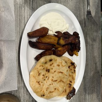 L'Roco Grill - Pupusas - Salvadoran Near Me - San Jose, California L'Roco Grill - Pupusas - Salvadoran Near Me - San Jose, California