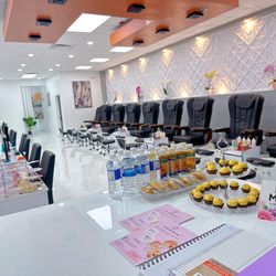 Coco Nails & Lashes Tanger Outlets