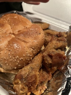 La Cocinita Burgers & Wings