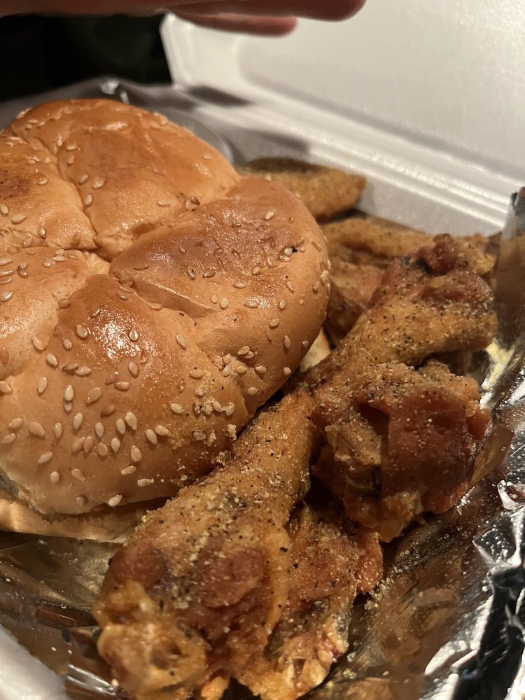 Food from La Cocinita Burgers & Wings