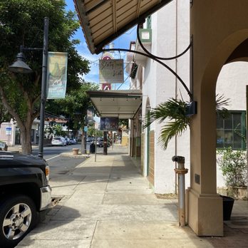 SixtyTwo MarcKet - Restaurant exterior sign - New American Near Me - Wailuku, Hawaii
