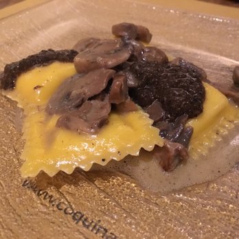 Coquinarius - Cheese & Black Pepper Ravioli w Mushrooms & Truffle Sauce (Half Portion €6) - Wine Bars Near Me - Florence, FI
