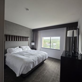 DoubleTree by Hilton Hotel Flagstaff - Hotels Near Me - Flagstaff, Arizona