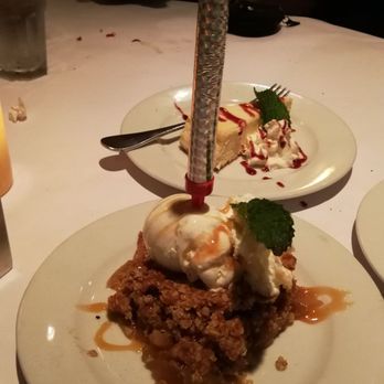 Mim's Restaurant - Warmed Apple Pie with vanilla bean ice cream - American Near Me - Roslyn Heights, New York Mim's Restaurant - Warmed Apple Pie with vanilla bean ice cream - American Near Me - Roslyn Heights, New York
