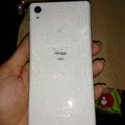 My Husbands completely destroyed Xperia 3 after a single hour in his pocket.
