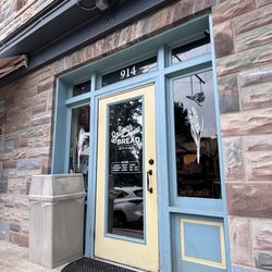 Bolivar Bread Bakery - Entrance