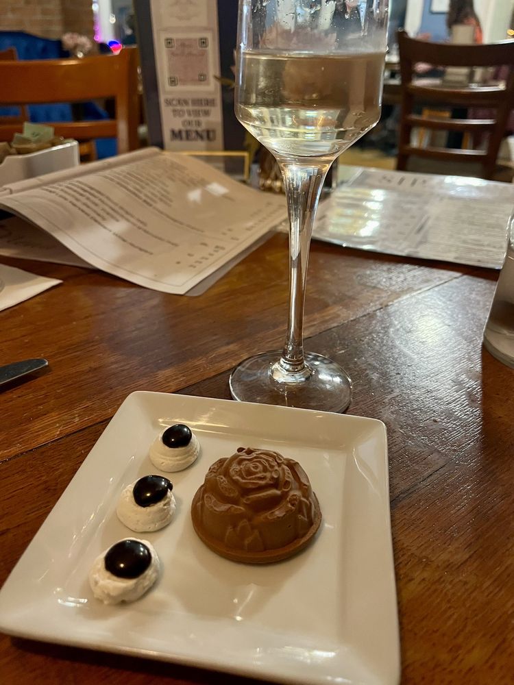 SIP CHAMPAGNE & DESSERT BAR Updated October 2024 90 Photos & 40