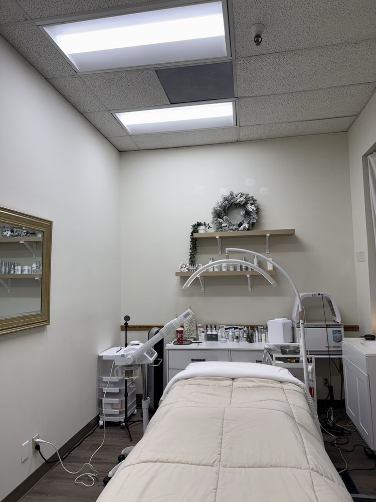 Earnest Esthetics Logo