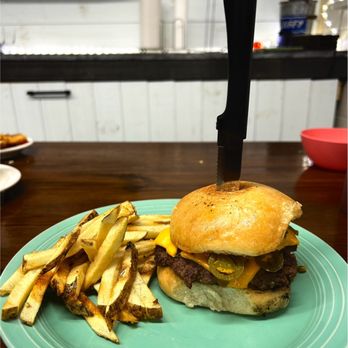 Sullivan's Kitchen - J trains burger with jalapeños - Burgers Near Me - Meadville, Mississippi Sullivan's Kitchen - J trains burger with jalapeños - Burgers Near Me - Meadville, Mississippi