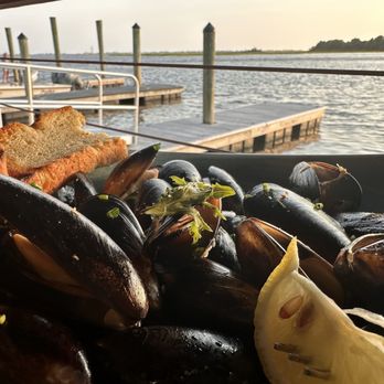 Edgewater 122 - Mussels - Salad Near Me - Southport, North Carolina Edgewater 122 - Mussels - Salad Near Me - Southport, North Carolina