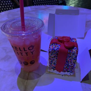 Hello Kitty Cafe - Strawberry lemonade and birthday cake - Desserts Near Me - Las Vegas, Nevada Hello Kitty Cafe - Strawberry lemonade and birthday cake - Desserts Near Me - Las Vegas, Nevada