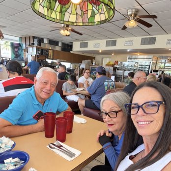 Lester's Diner - Family breakfast - Diners Near Me - Fort Lauderdale, Florida