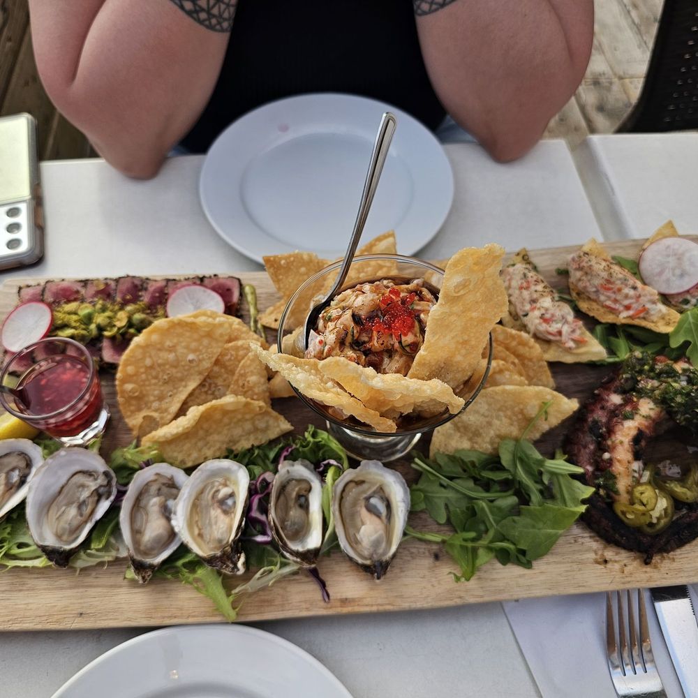 La Bêtise - If you EVER wanted high quality tartare, tataki, and amazingly fresh oysters...THIS is the place! Do NOT miss your chance to come here! - Tapas Bars Near Me - Montreal, Quebec