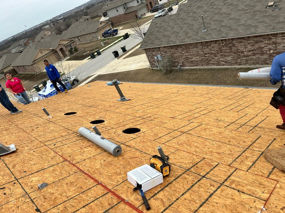 Slide of Salvador Roofing Service