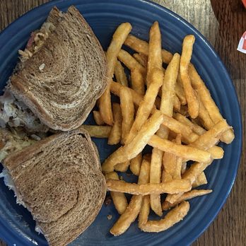 Hare and Hound Pub - Reuben with Fries - Pubs Near Me - Landrum, South Carolina Hare and Hound Pub - Reuben with Fries - Pubs Near Me - Landrum, South Carolina