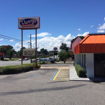 Danny's Fried Chicken - The building. - Fast Food Near Me - Niceville, Florida Danny's Fried Chicken - The building. - Fast Food Near Me - Niceville, Florida