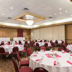 Ramada by Wyndham Topeka Downtown Hotel & Convention Center - Banquet Hall