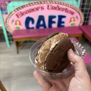 Eleanor's Undertow - Ice cream sandwich - Ice Cream & Frozen Yogurt Near Me - Lincoln City, Oregon Eleanor's Undertow - Ice cream sandwich - Ice Cream & Frozen Yogurt Near Me - Lincoln City, Oregon