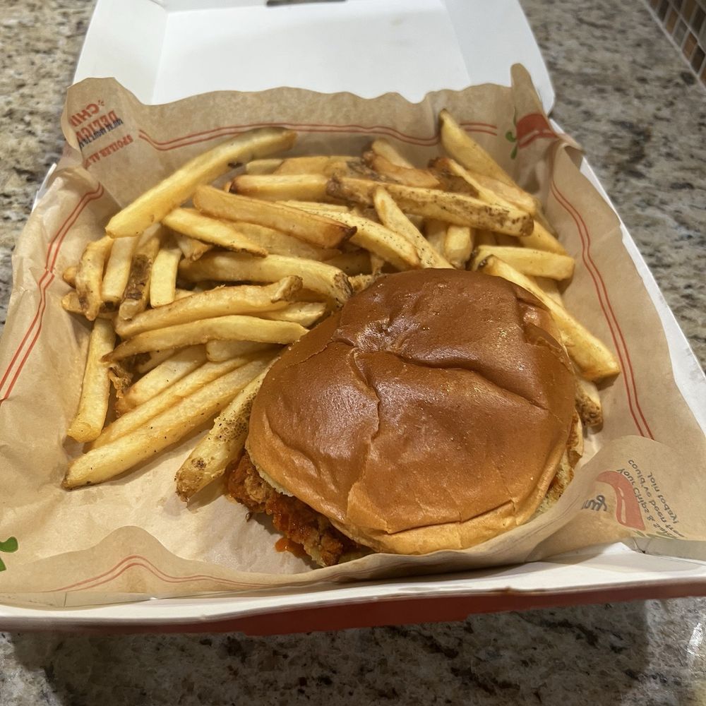Chili's - The new big crispy chicken sandwich? - Bars Near Me - Cleburne, Texas Chili's - The new big crispy chicken sandwich? - Bars Near Me - Cleburne, Texas