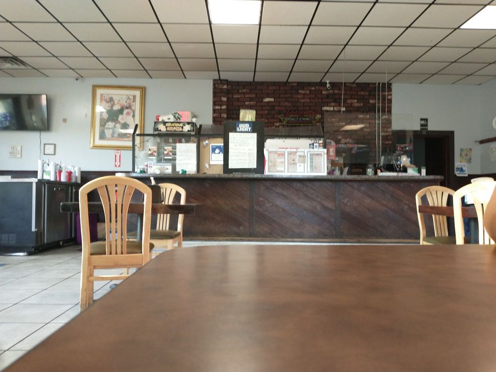 Food from Wings 'N' Pies Willimantic