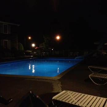 Truro Motor Inn - Pool w/ slide. Plenty of lounge chairs and tables. - Hotels Near Me - Truro, Massachusetts Truro Motor Inn - Pool w/ slide. Plenty of lounge chairs and tables. - Hotels Near Me - Truro, Massachusetts