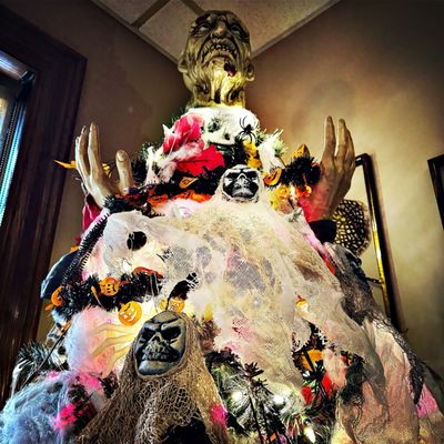 Clubhouse Restaurant + Bar by null